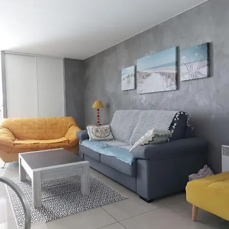 La Au Sud ~300 M De L'océan